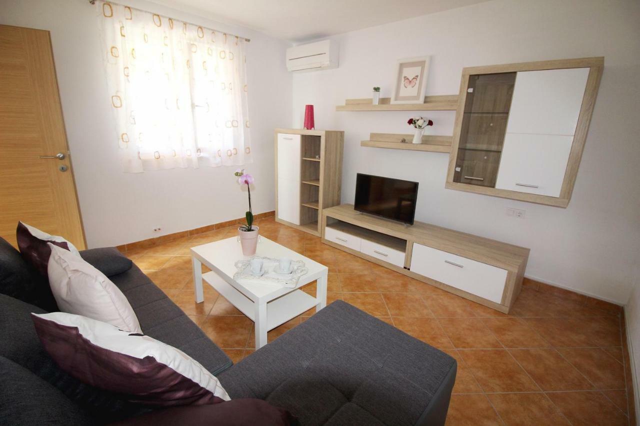 Apartment House Anna *